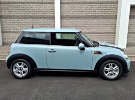 SOLD 2013 MINI COOPER ONE 1,6