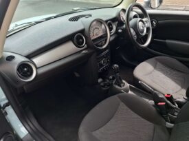 SOLD 2013 MINI COOPER ONE 1,6